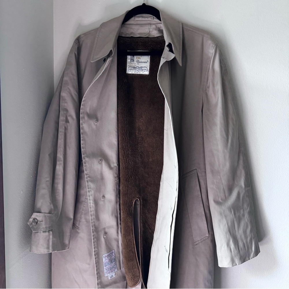 London Fog Beige Trench Coat with Brown Fleece Lining Excellent Condition
